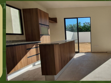 CASA EN TIXCACAL AL PONIENTE DE MÉRIDA, YUCATÁN