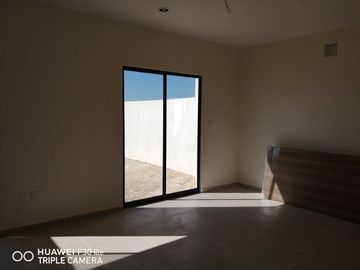 CASA EN TIXCACAL AL PONIENTE DE MÉRIDA, YUCATÁN