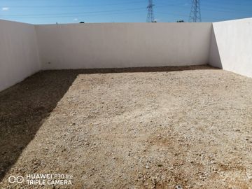 CASA EN TIXCACAL AL PONIENTE DE MÉRIDA, YUCATÁN