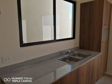 CASA EN TIXCACAL AL PONIENTE DE MÉRIDA, YUCATÁN