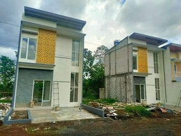 Dijual Rumah Konsep Villa Bali di Kota Malang