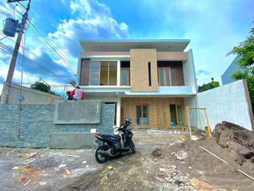 Rumah Baru Mewah Luxury Proses Finishing Dekat Jogja Bay Maguwoharjo