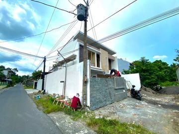 Rumah Baru Mewah Luxury Proses Finishing Dekat Jogja Bay Maguwoharjo