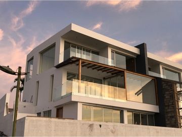 En venta hermosa casa con vista al mar