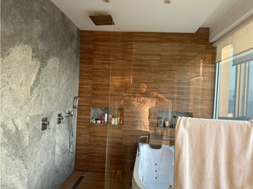 En venta hermosa casa con vista al mar
