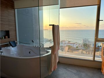 En venta hermosa casa con vista al mar