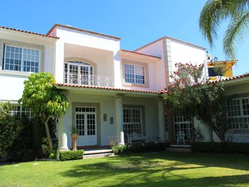 CASA EN VENTA EN FRACCIONAMIENTO  PEDREGAL DE QUERETARO,  EXCLUSIVO.