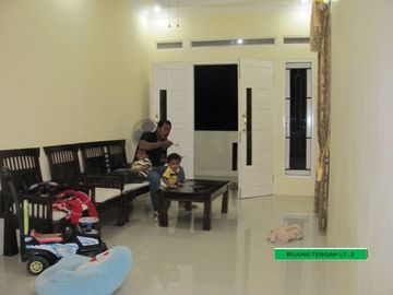 Dijual Cepat Rumah Siap Huni, Pinggir jalan Utama Perumahan Graha Mustika Media Setu