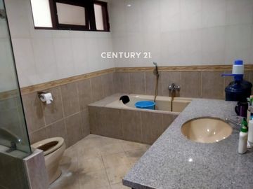 Dijual Rumah Siap Huni Lokasi Strategis Pondok Indah