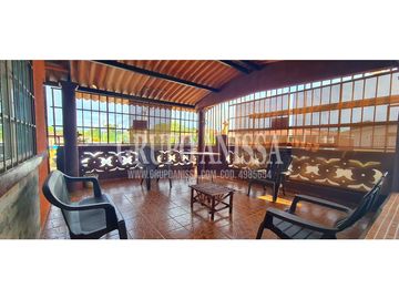 Oportunidad! Se Vende Amplia Casa en La Chorrera