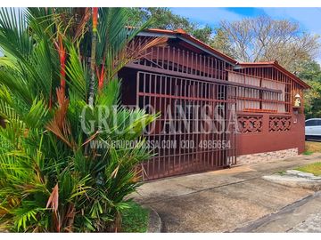 Oportunidad! Se Vende Amplia Casa en La Chorrera