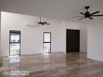 VENTA CASA RESIDENCIAL EQUIPADA EN ESQUINA EN DZITYA AL NORTE DE MERIDA, YUCATAN