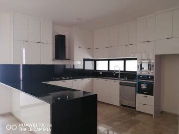 VENTA CASA RESIDENCIAL EQUIPADA EN ESQUINA EN DZITYA AL NORTE DE MERIDA, YUCATAN