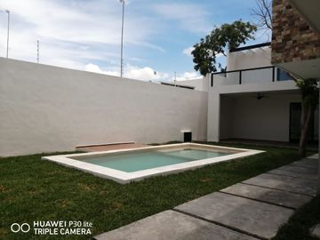 VENTA CASA RESIDENCIAL EQUIPADA EN ESQUINA EN DZITYA AL NORTE DE MERIDA, YUCATAN