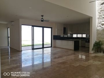 VENTA CASA RESIDENCIAL EQUIPADA EN ESQUINA EN DZITYA AL NORTE DE MERIDA, YUCATAN