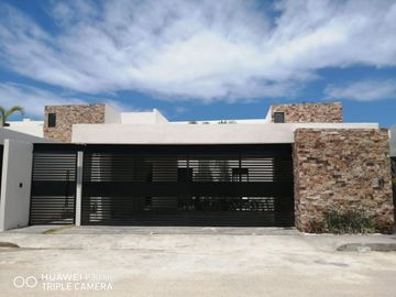 VENTA CASA RESIDENCIAL EQUIPADA EN ESQUINA EN DZITYA AL NORTE DE MERIDA, YUCATAN