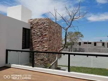 VENTA CASA RESIDENCIAL EQUIPADA EN ESQUINA EN DZITYA AL NORTE DE MERIDA, YUCATAN