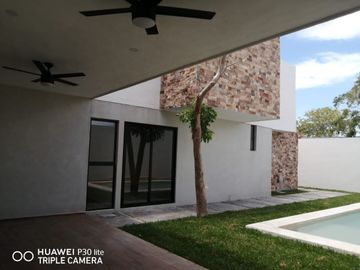 VENTA CASA RESIDENCIAL EQUIPADA EN ESQUINA EN DZITYA AL NORTE DE MERIDA, YUCATAN