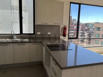 De venta moderna suite con vista