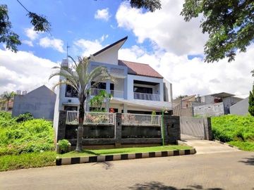 Rumah Mewah Full Furnished di Lembah Dieng kota Malang