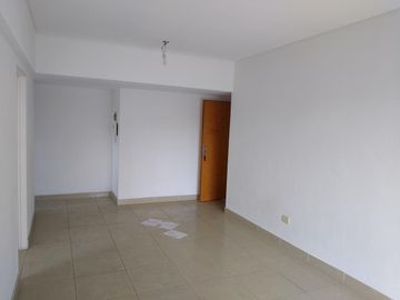 Dos ambientes casi a estrenar a pasos de Av.Rivadavia-Subte A- Balvanera