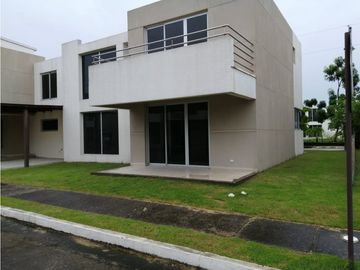 Se vende Casa Unifamiliar en Costa Sur, PH Villasur