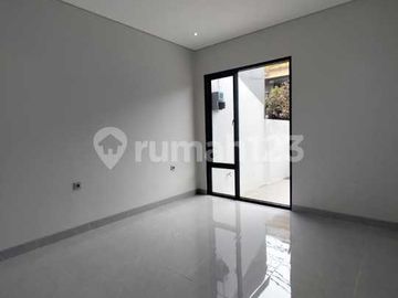 Dijual Rumah Brand New 2 Lantai di BSD Griya Loka Sektor 1.4 Ext.