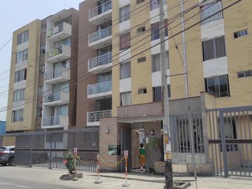 En venta departamento Ate