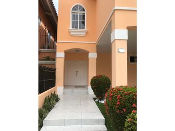 Vendo Amplia casa en Tumba Muerto * B-AB-262*