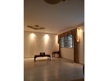 Vendo Amplia casa en Tumba Muerto * B-AB-262*