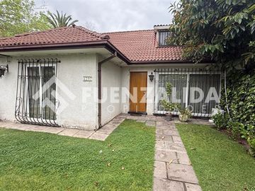 Casa en venta de 3D-1B en Ñuñoa, colegio Calasanz