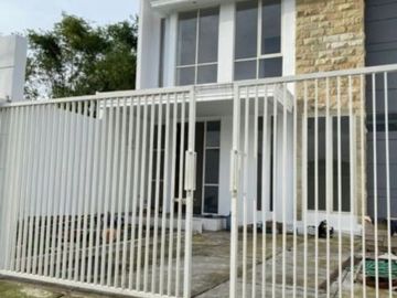 Rumah baru Gress di tenggilis Mejoyo selatan Surabaya timur