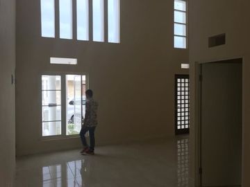Dijual Rumah Baru 1.5 Lt Minimalis Valencia Spring Puri Surya Jaya Sidoarjo