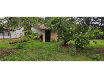 Venta de casa campestre de 1900 M2 en 729 mill en La Mesa Cund.
