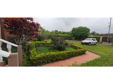 Venta de casa campestre de 1900 M2 en 729 mill en La Mesa Cund.