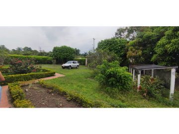 Venta de casa campestre de 1900 M2 en 729 mill en La Mesa Cund.