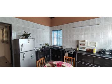 Venta de casa campestre de 1900 M2 en 729 mill en La Mesa Cund.
