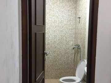 Rumah 1 lantai dalam komplek fasilitas kolam renang di cinere