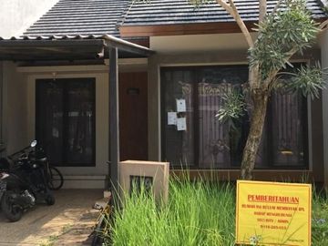 Rumah 1 lantai dalam komplek fasilitas kolam renang di cinere