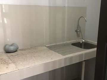 Rumah 1 lantai dalam komplek fasilitas kolam renang di cinere