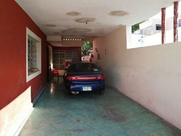 Casa de una planta con 4 Recámaras en el Barrio de San Cristóbal, Mérida Centro