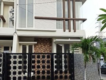 Rumah Manyar Tirtoyoso Selatan New Minimalis, Carport 1, Row 2.5 mobil