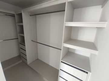 apartamento en venta en alameda del rio. Cod V104469