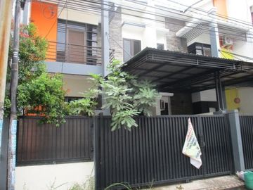 Dijual Rumah 2 Lt Jambangan Indah Surabaya Terawat Siap Huni