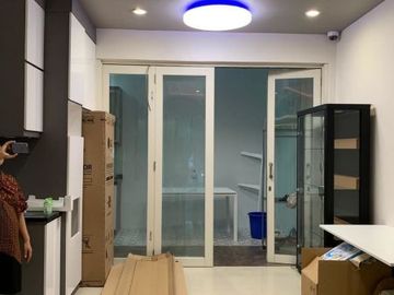 Rumah Puri Mansion 2 BR Semi Furnished