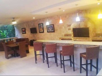 C167 - Venta Casa Mansión en Samborondón Primeros kilómetros 6 dormitorios - 1800 metros cuadrados