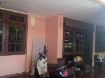 Rumah di Rungkut barata nyaman hadap barat