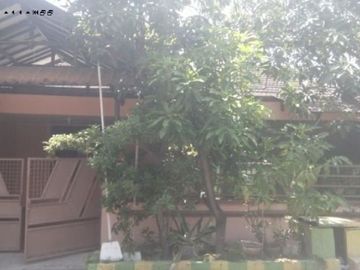 Rumah di Rungkut barata nyaman hadap barat