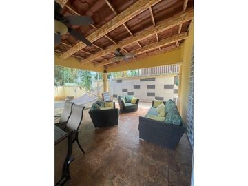 Se Vende Propiedad de 2 Plantas
