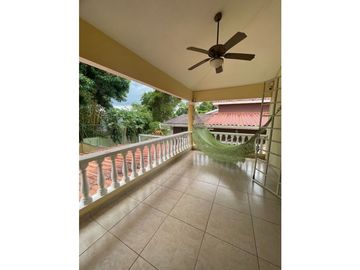 Se Vende Propiedad de 2 Plantas